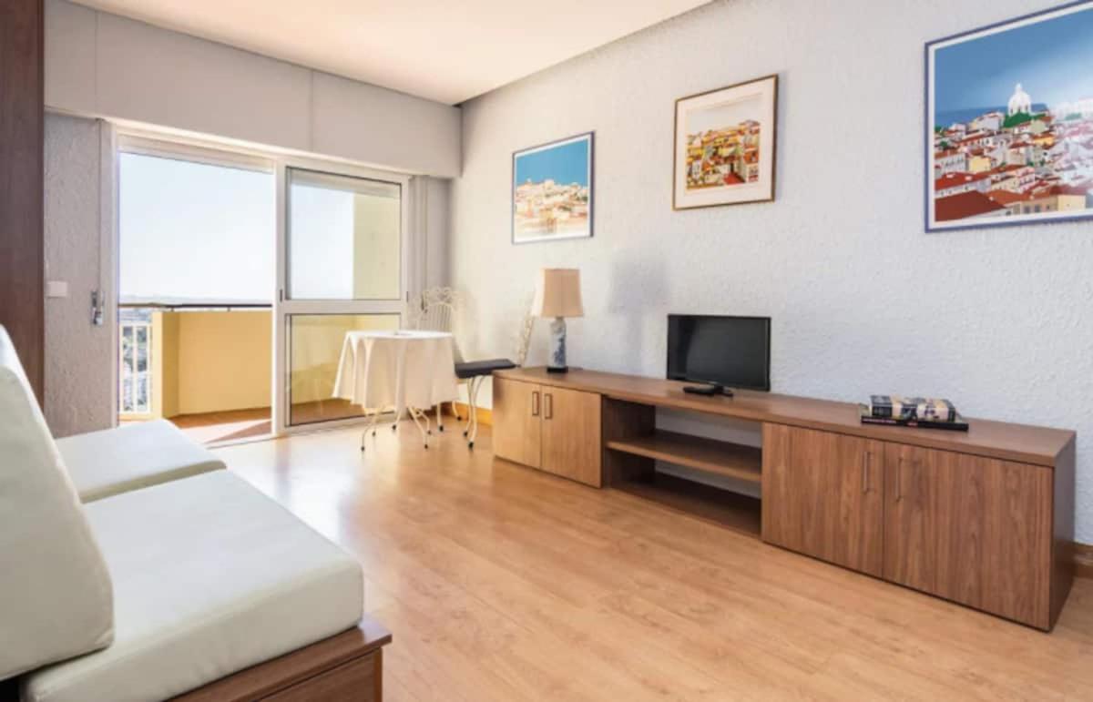 Wonderful Studio In Cascais With Sea View Экстерьер фото